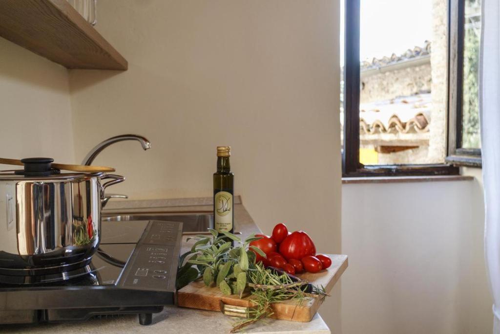 Relais Borgo Lizori Country House Campello sul Clitunno Exterior photo