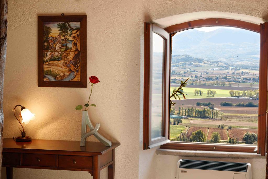 Relais Borgo Lizori Country House Campello sul Clitunno Exterior photo