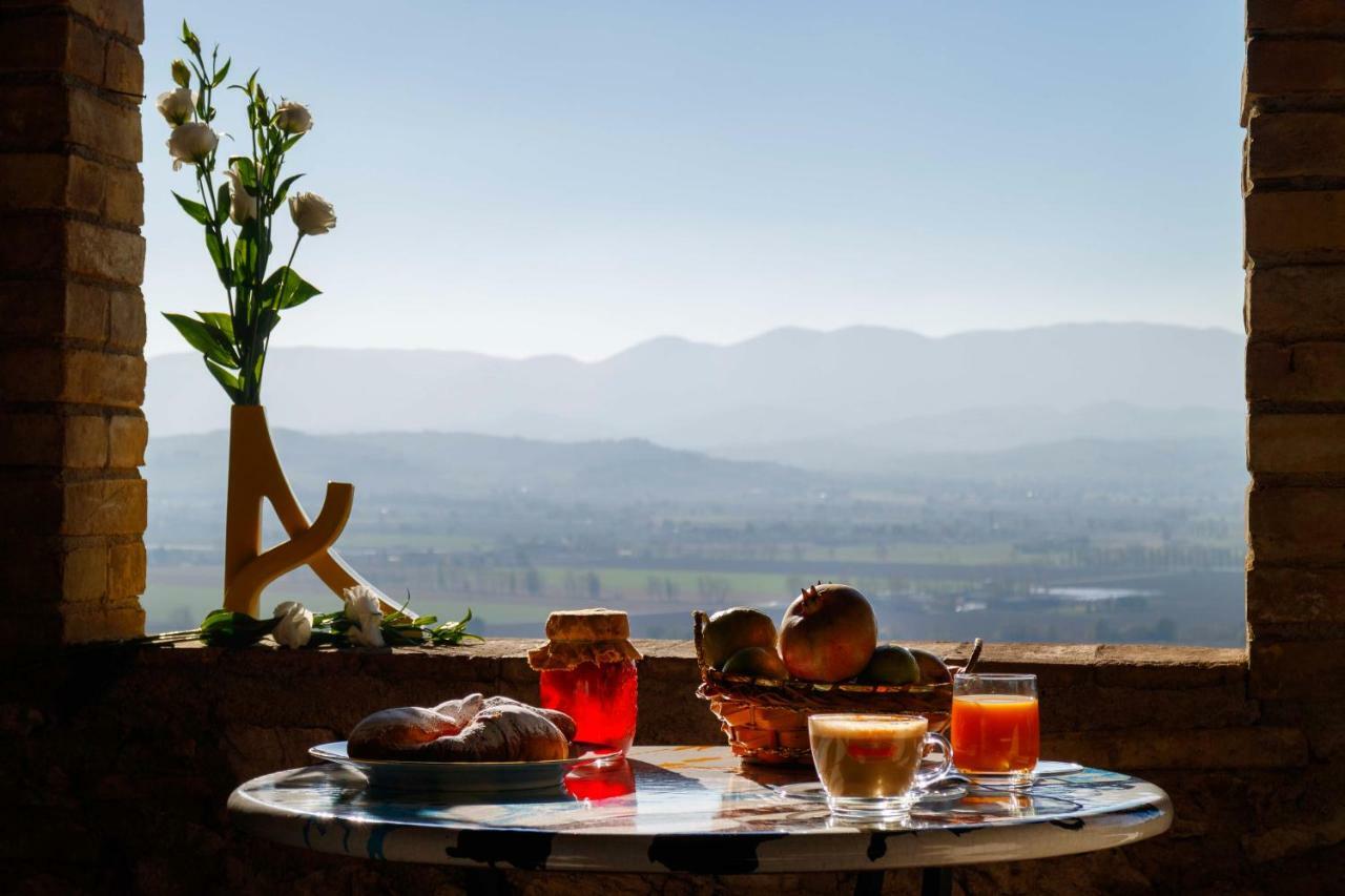 Relais Borgo Lizori Country House Campello sul Clitunno Exterior photo